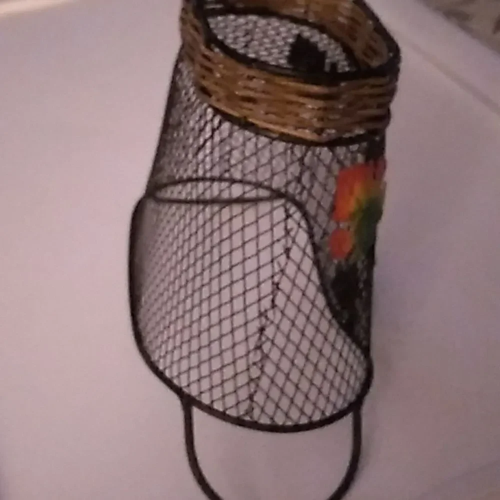 Metal Leaf Basket